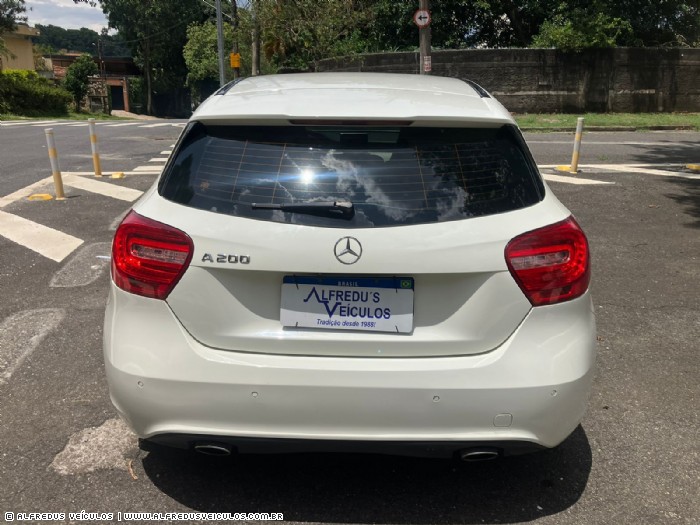 Mercedes-Benz A 200 1.6 TURBO URBAN 2014/2015